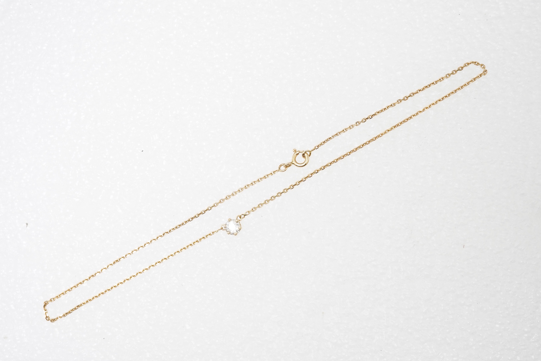 A diamond pendant necklace